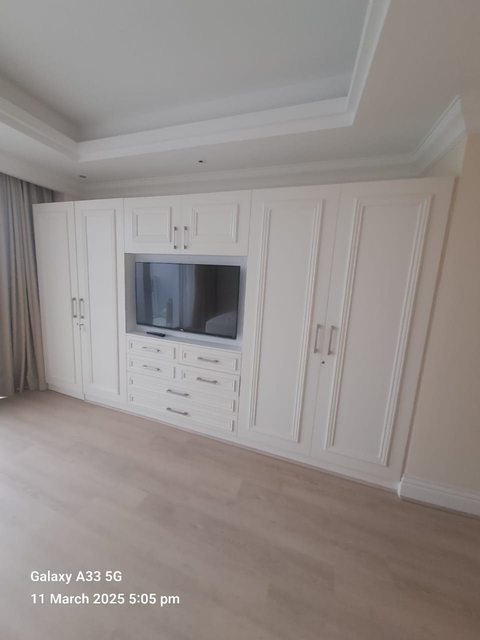 Quick Home FixIt- Cupborad Painting